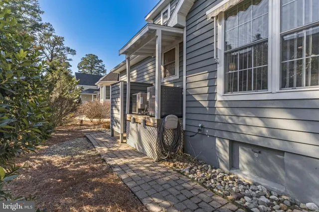 $975,000 | 844 Glen Drive, Bethany Beach, DE 19930