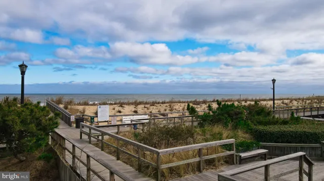 $975,000 | 844 Glen Drive, Bethany Beach, DE 19930