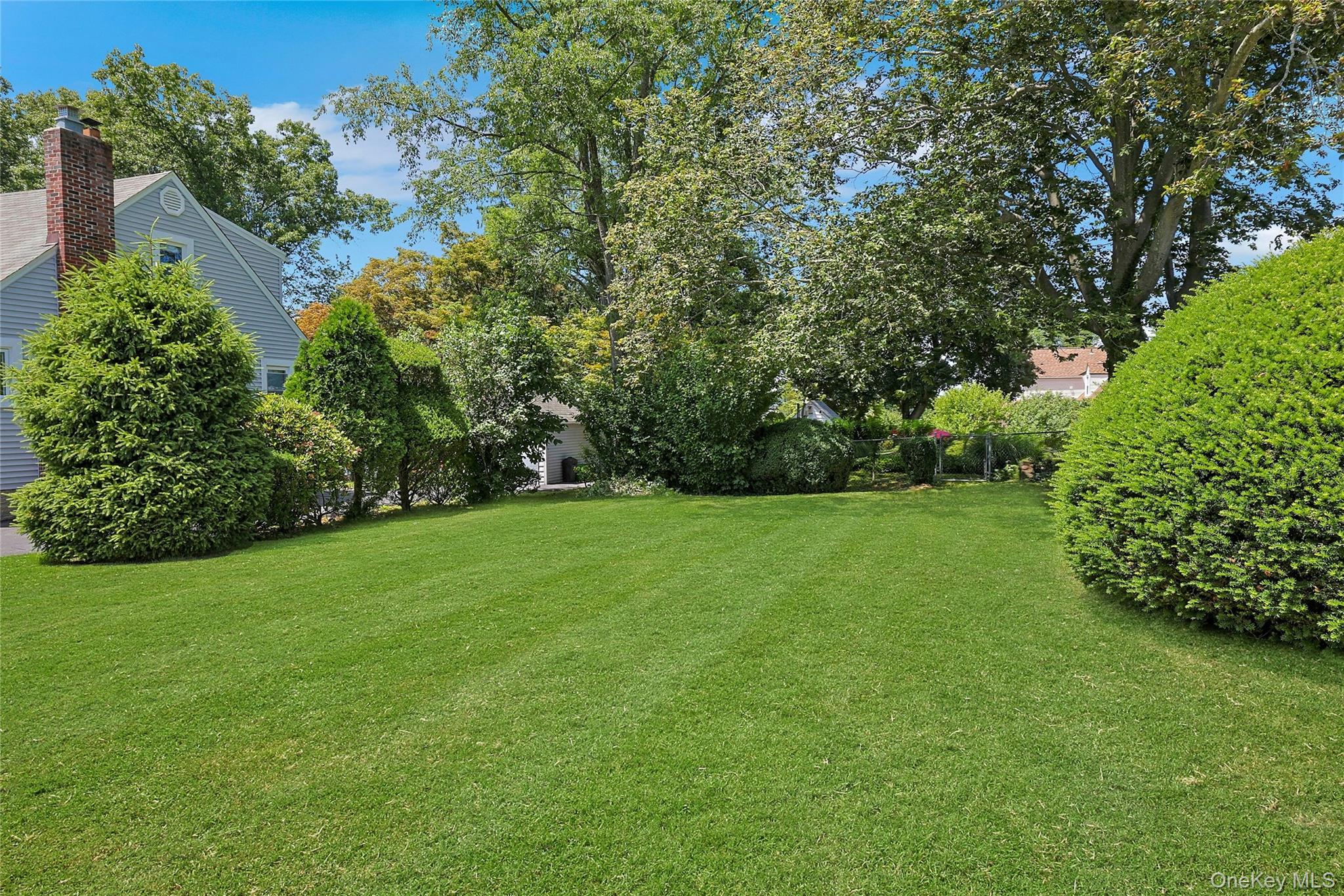 333 South Middletown Road Nanuet, NY 10954 - Photo 4 of 22 a view of yard with green space