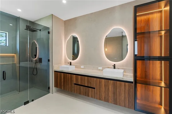 $875,000 | 109 Southwest 34th Avenue, Cape Coral, FL 33991