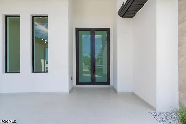 $875,000 | 109 Southwest 34th Avenue, Cape Coral, FL 33991