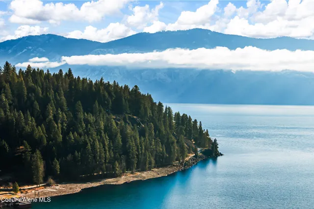 $750,000 | 21 Midlake Drive, Sagle, ID 83860