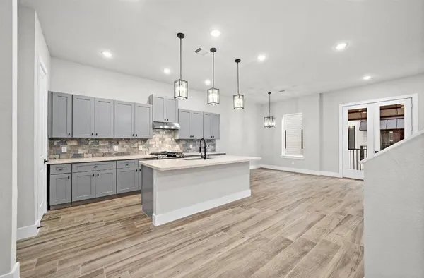 $3,590 | 230 West 28th Street, Unit A, Houston, TX 77008