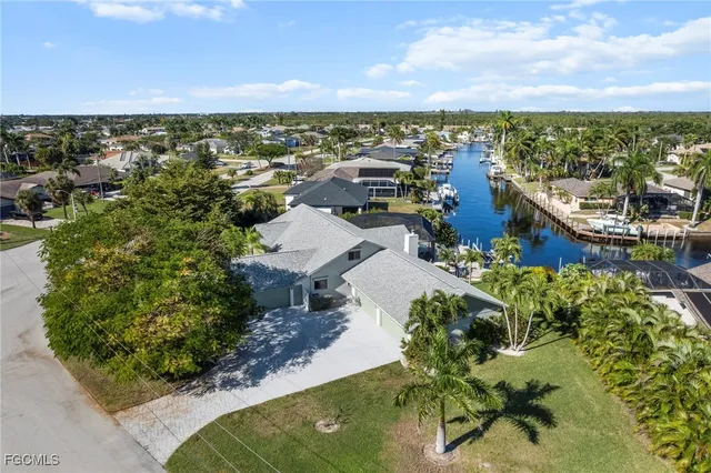 $1,295,000 | 2617 Southeast 23rd Avenue, Cape Coral, FL 33904