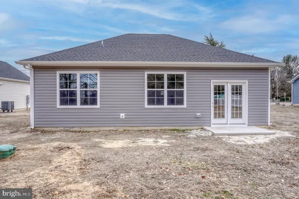 a view of front of a house