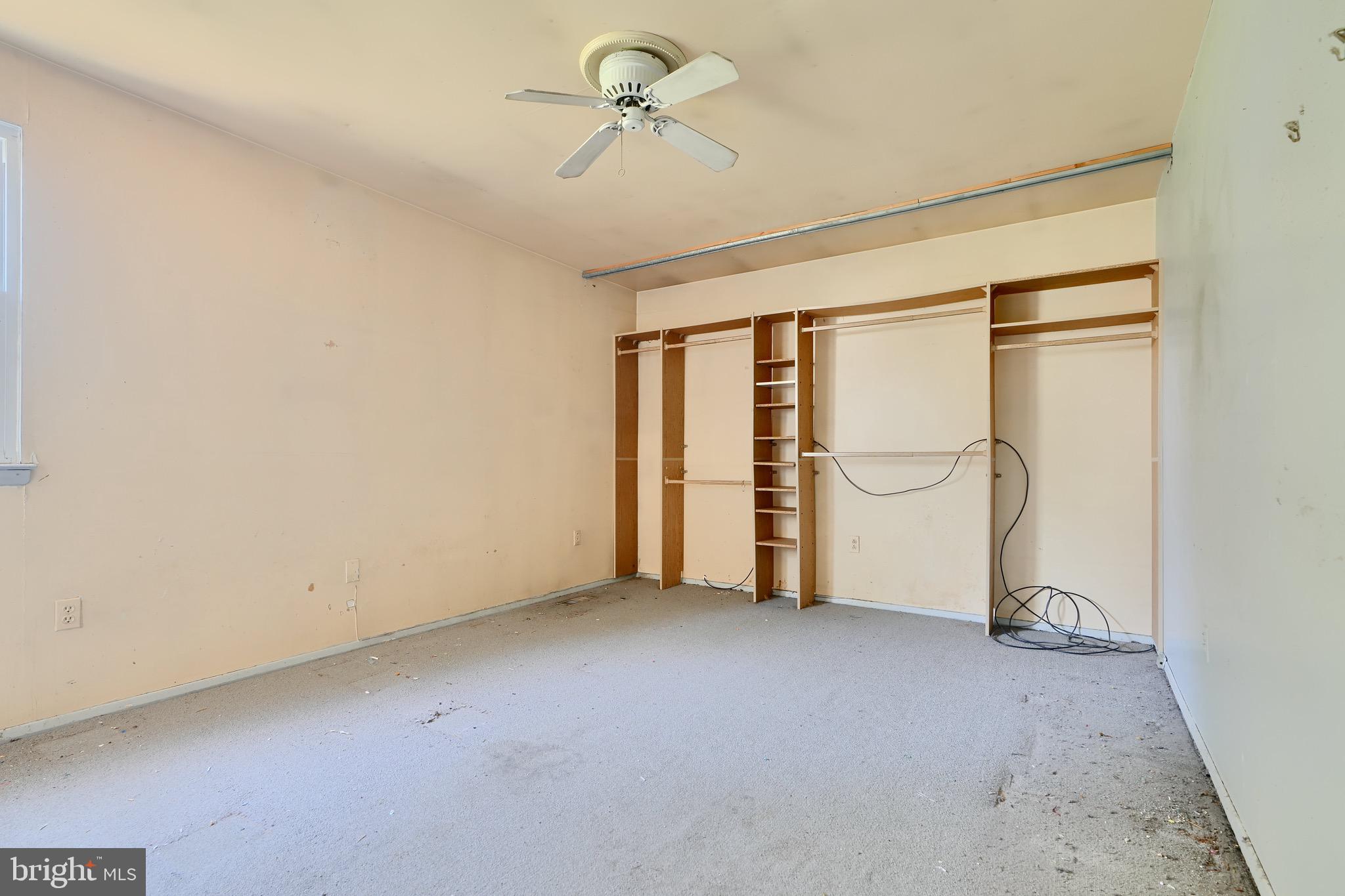 3902 Winlee Road Randallstown, MD 21133 - Photo 25 of 44 a view of empty room with ceiling fan