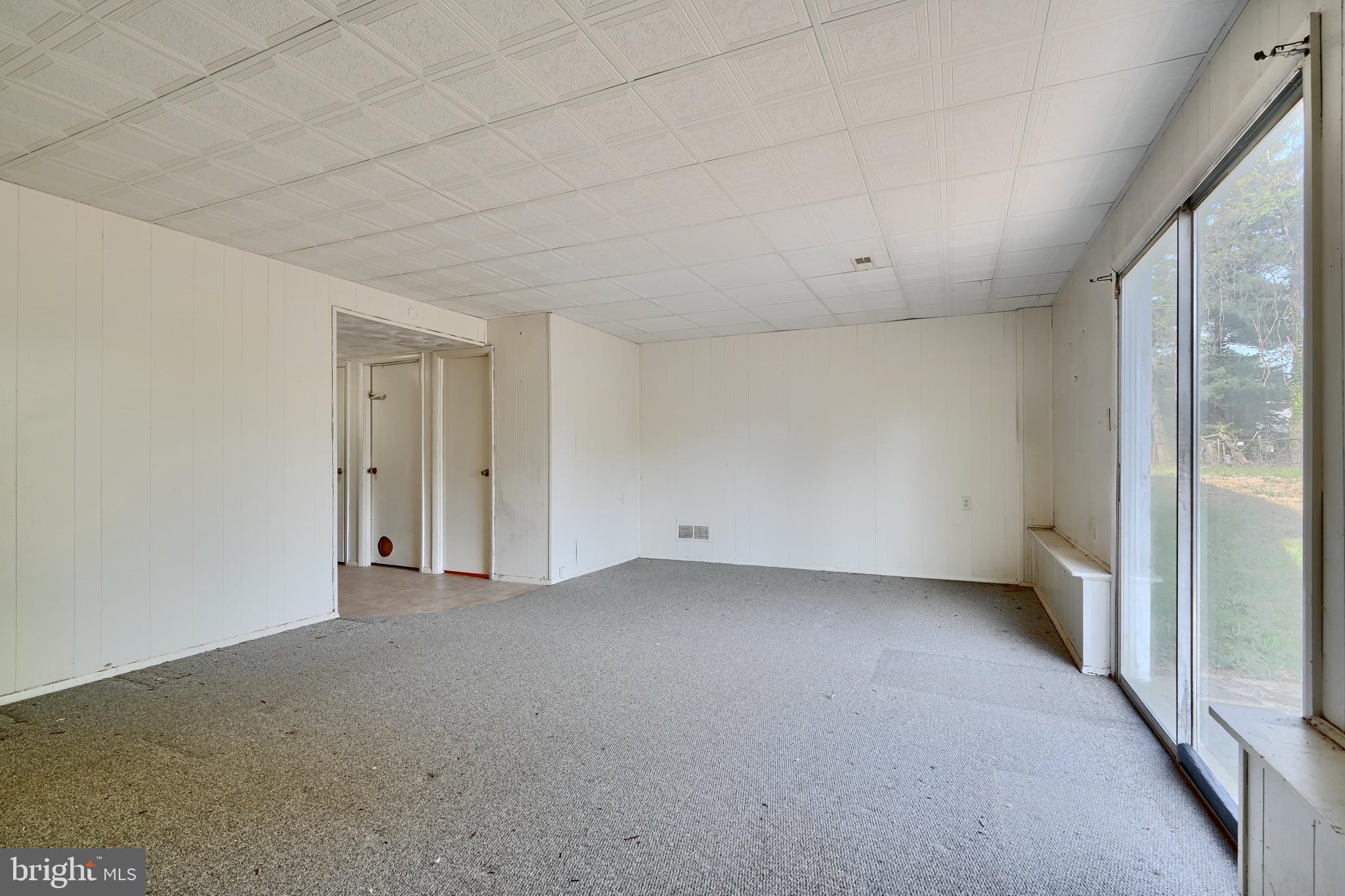 3902 Winlee Road Randallstown, MD 21133 - Photo 32 of 44 a view of an empty room and a window