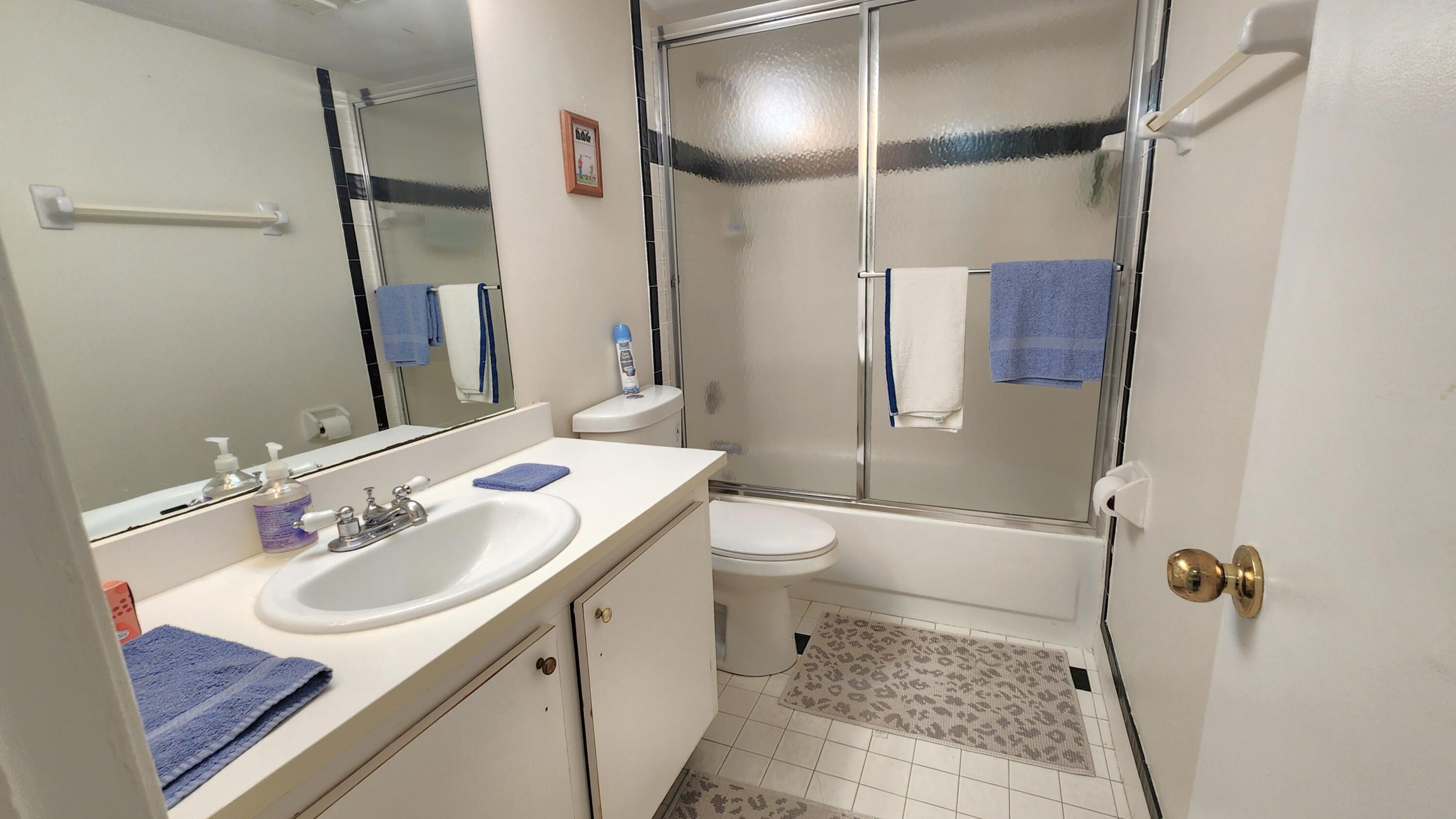 2455 Lindell Boulevard, Unit 3109 Delray Beach, FL 33444 - Photo 19 of 34 2nd bathroom