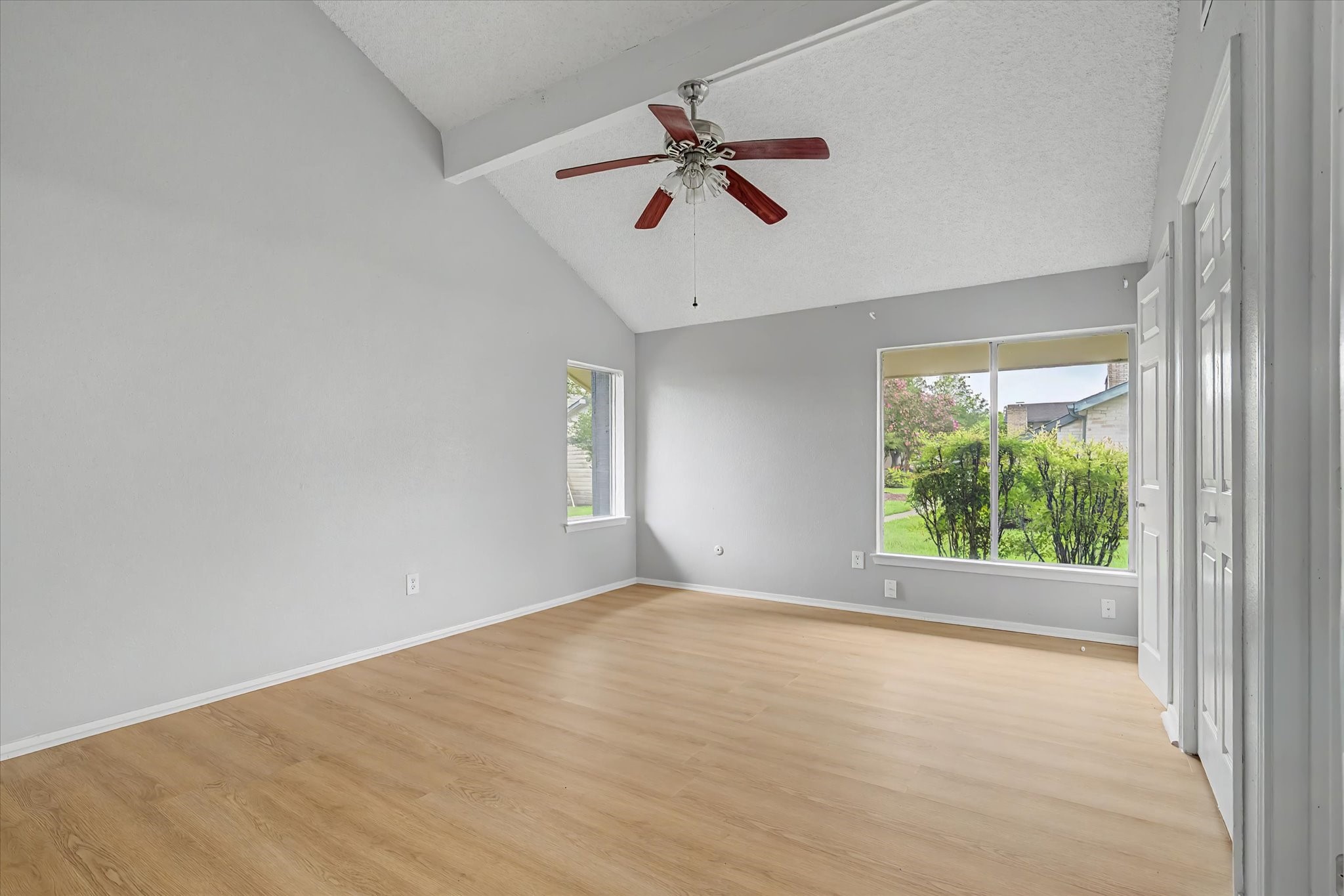 7330 South Dairy Ashford Road Houston, TX 77072 - Photo 10 of 33 a view of an empty room with a window
