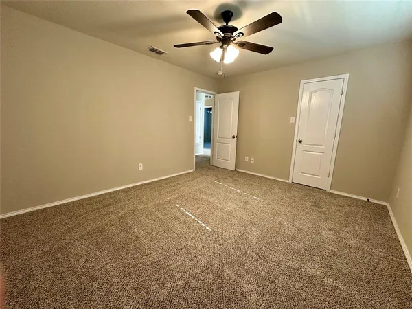 $2,450 | 725 Hartsfield Street, Aubrey, TX 76227