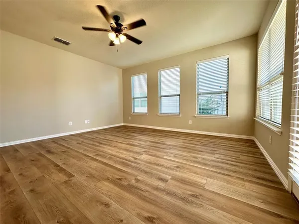 $2,450 | 725 Hartsfield Street, Aubrey, TX 76227