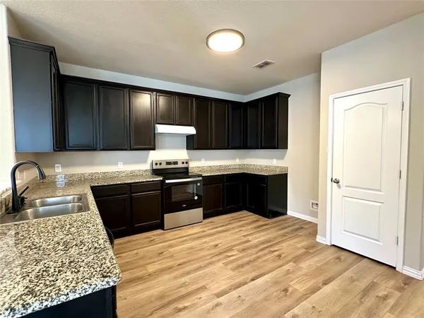 $2,450 | 725 Hartsfield Street, Aubrey, TX 76227