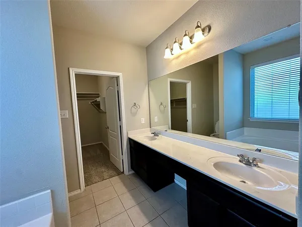 $2,450 | 725 Hartsfield Street, Aubrey, TX 76227