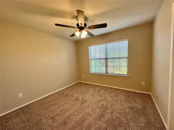 $2,450 | 725 Hartsfield Street, Aubrey, TX 76227