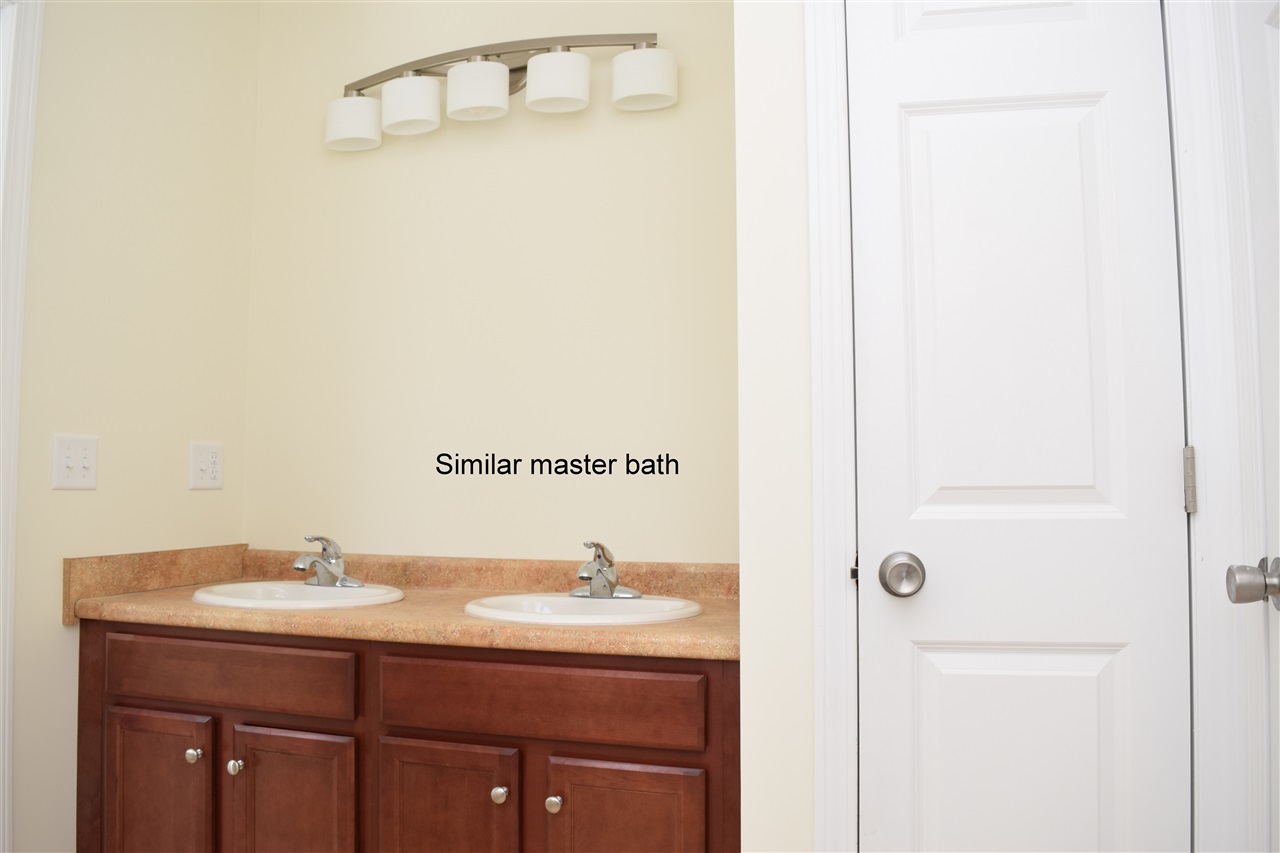 97 Miller's Farm Drive, Unit 14 Rochester, NH 03868 - Photo 6 of 10 Gallery Image 6