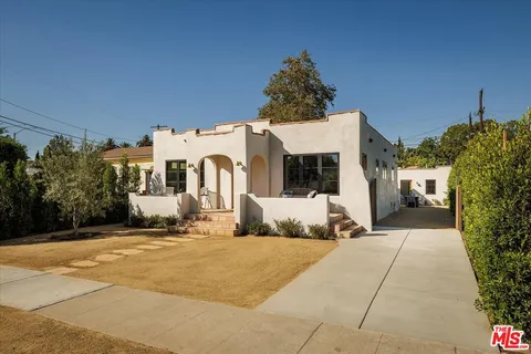 $1,895,000 | 3169 Garden Avenue, Los Angeles, CA 90039