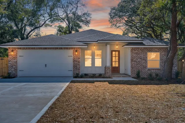 $599,999 | 228 Greenbrier Circle Northeast, Fort Walton Beach, FL 32547