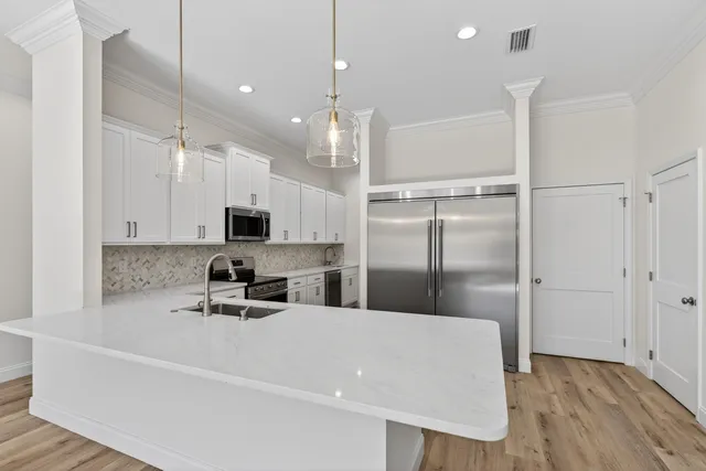 $599,999 | 228 Greenbrier Circle Northeast, Fort Walton Beach, FL 32547