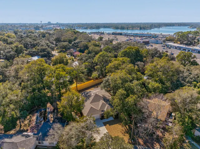 $599,999 | 228 Greenbrier Circle Northeast, Fort Walton Beach, FL 32547