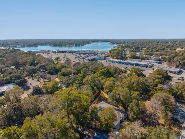 $599,999 | 228 Greenbrier Circle Northeast, Fort Walton Beach, FL 32547