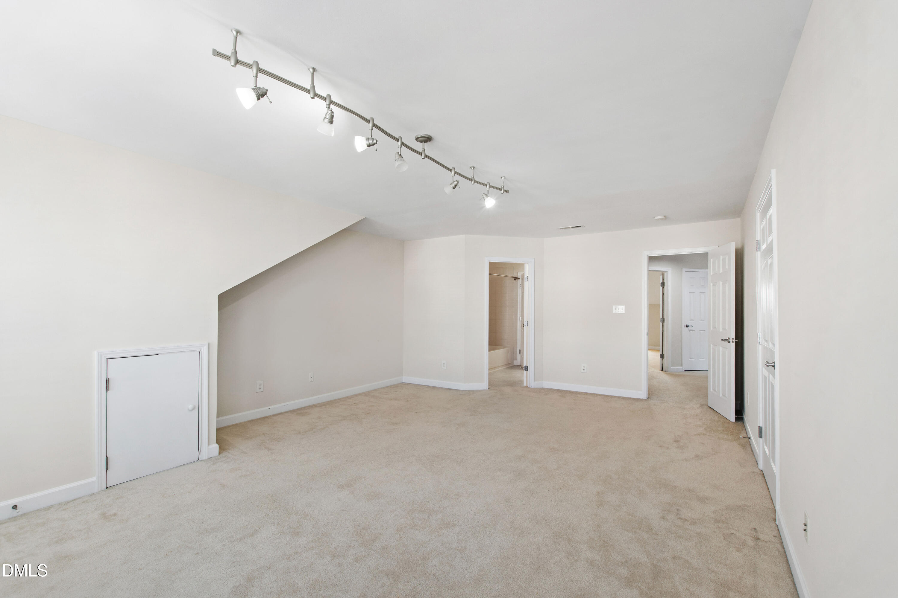 807 Swan Neck Lane Raleigh, NC 27615 - Photo 33 of 39 Swan (38)