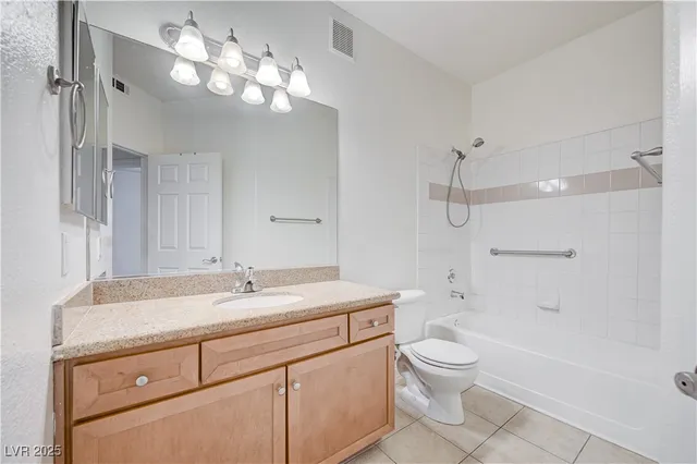 $1,100 | 4400 South Jones Boulevard, Unit 1125, Las Vegas, NV 89103