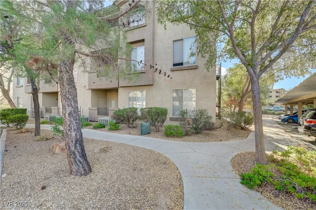 $1,100 | 4400 South Jones Boulevard, Unit 1125, Las Vegas, NV 89103