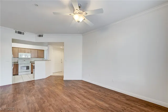 $1,100 | 4400 South Jones Boulevard, Unit 1125, Las Vegas, NV 89103