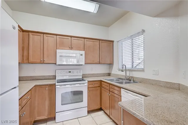 $1,100 | 4400 South Jones Boulevard, Unit 1125, Las Vegas, NV 89103