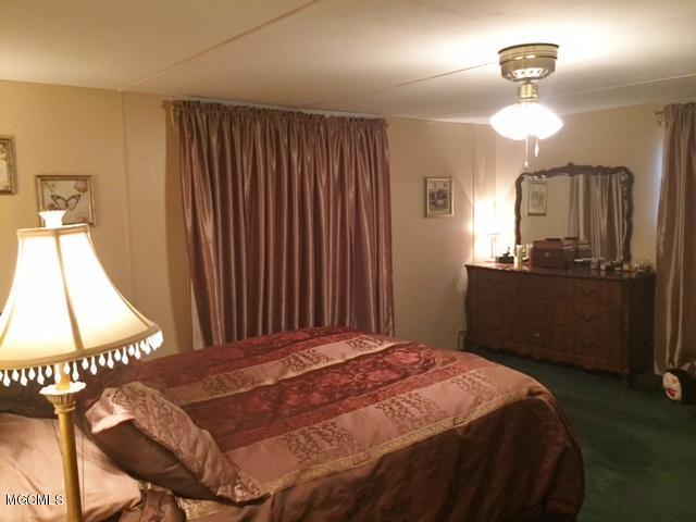 2901 Lee Pierce Road Moss Point, MS 39562 - Photo 13 of 27 Bedroom (640x480)