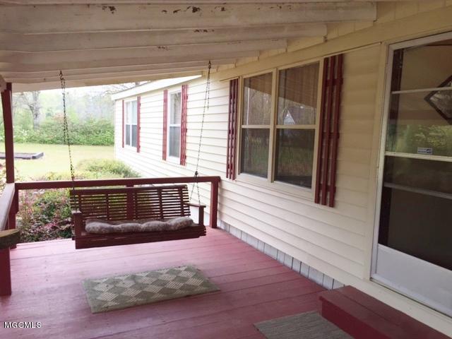 2901 Lee Pierce Road Moss Point, MS 39562 - Photo 2 of 27 Porch (640x480)