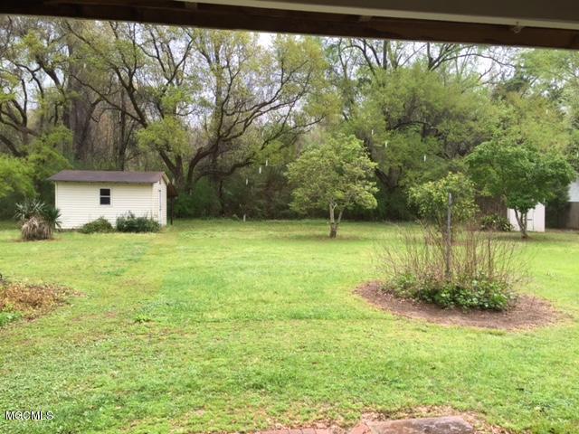 2901 Lee Pierce Road Moss Point, MS 39562 - Photo 26 of 27 Back yard (640x480)