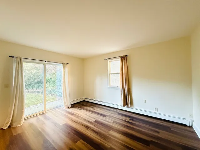 $2,800 | 15 Pennsylvania Avenue, Unit 1, Newton, MA 02464