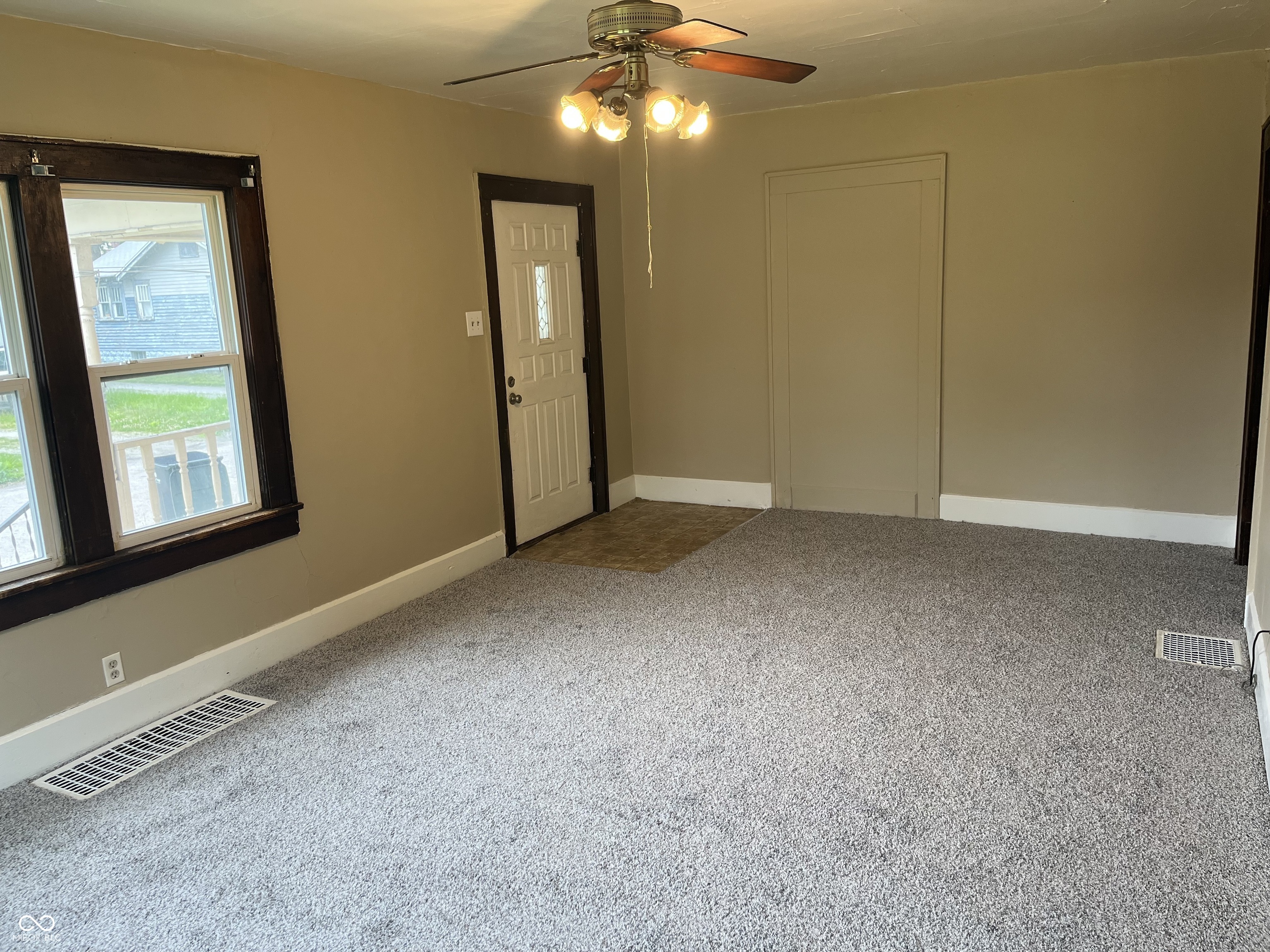 1020 East 30th Street Anderson, IN 46016 - Photo 2 of 12