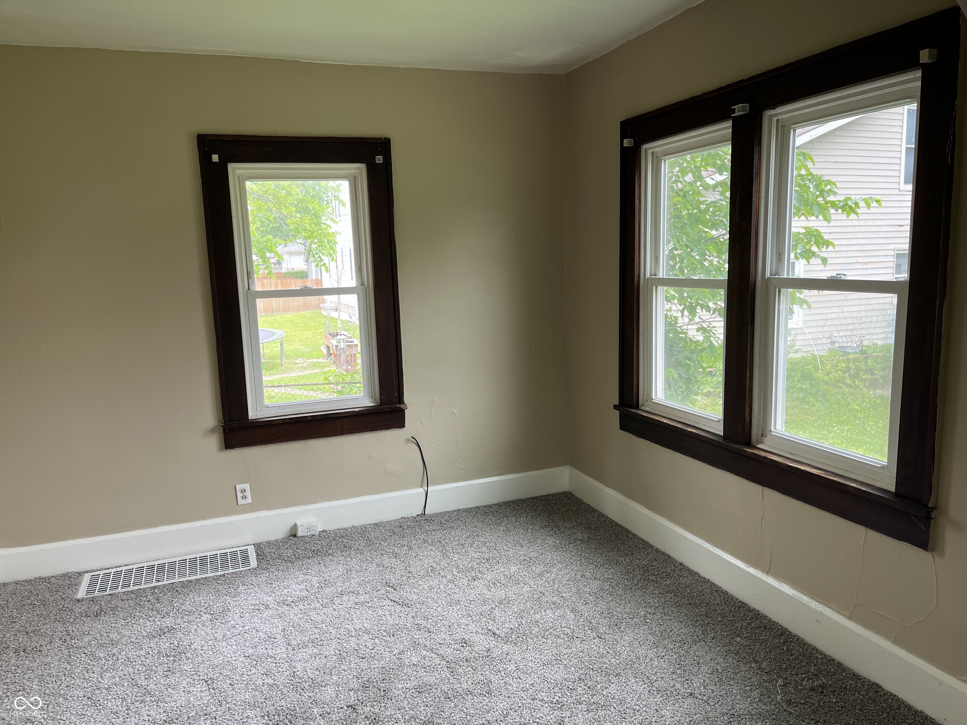 1020 East 30th Street Anderson, IN 46016 - Photo 5 of 12