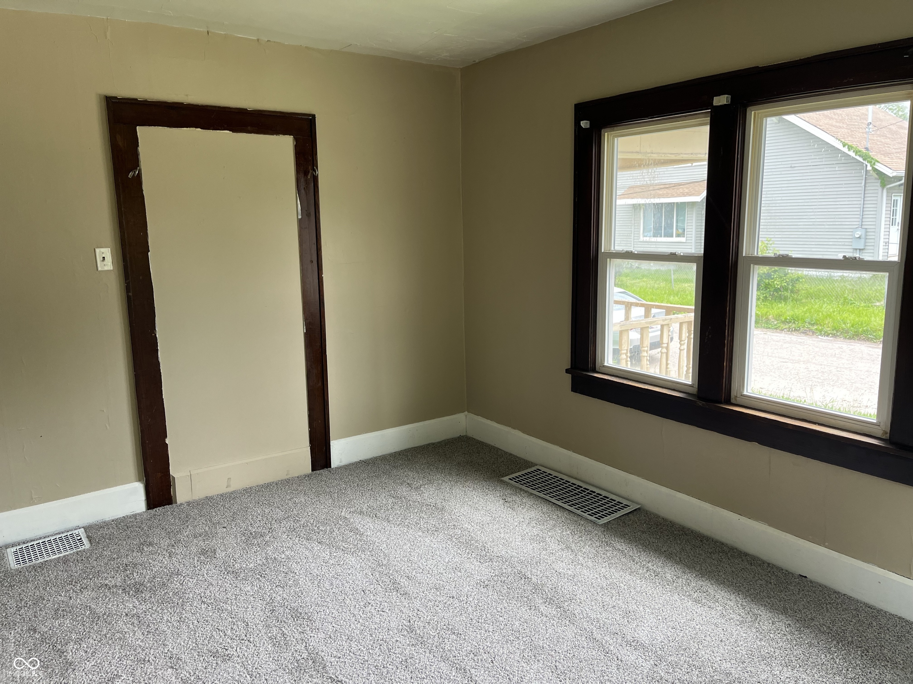 1020 East 30th Street Anderson, IN 46016 - Photo 9 of 12