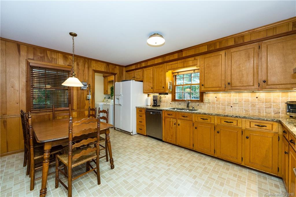 5900 Kirkpatrick Road Charlotte, NC 28211 - Photo 16 of 33