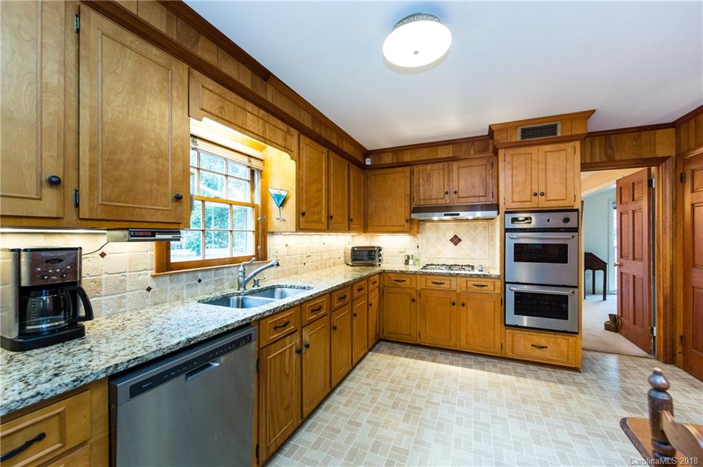 5900 Kirkpatrick Road Charlotte, NC 28211 - Photo 19 of 33