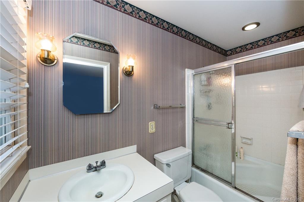 5900 Kirkpatrick Road Charlotte, NC 28211 - Photo 22 of 33