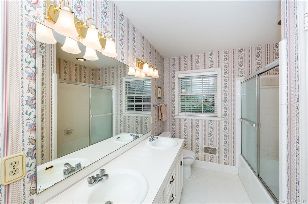 5900 Kirkpatrick Road Charlotte, NC 28211 - Photo 24 of 33