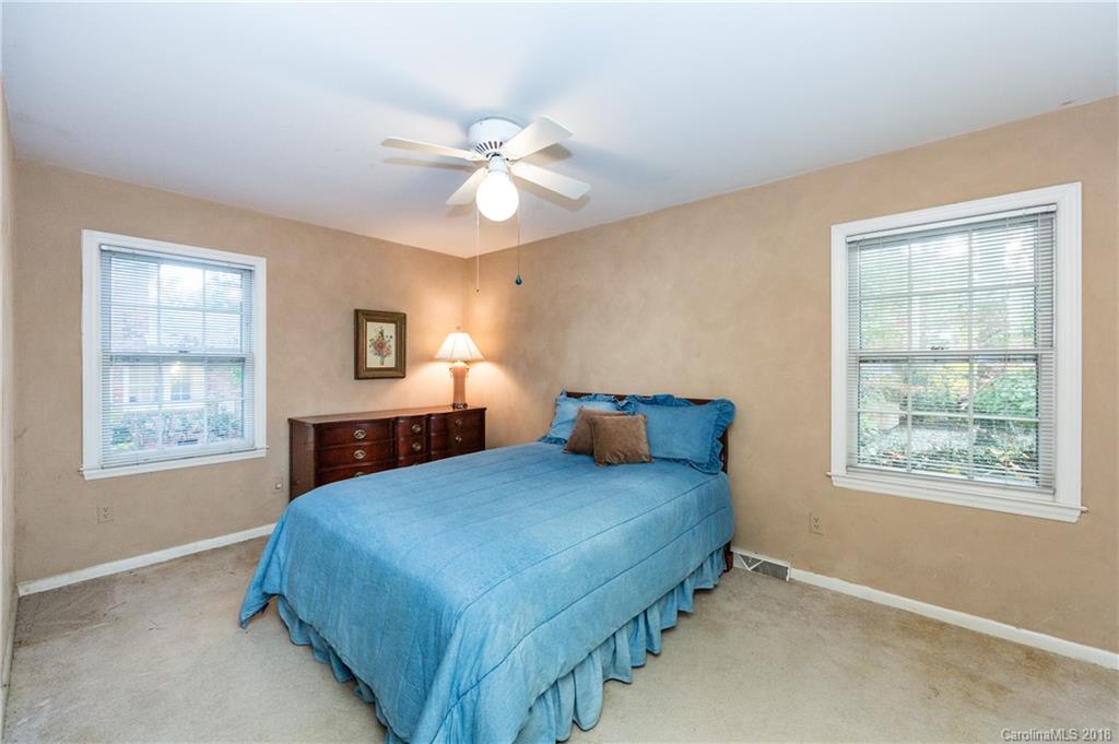 5900 Kirkpatrick Road Charlotte, NC 28211 - Photo 26 of 33