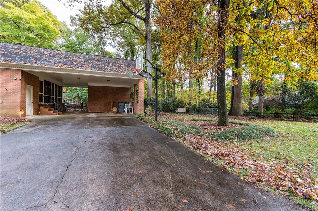 5900 Kirkpatrick Road Charlotte, NC 28211 - Photo 29 of 33
