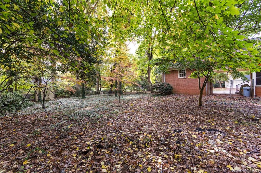 5900 Kirkpatrick Road Charlotte, NC 28211 - Photo 32 of 33