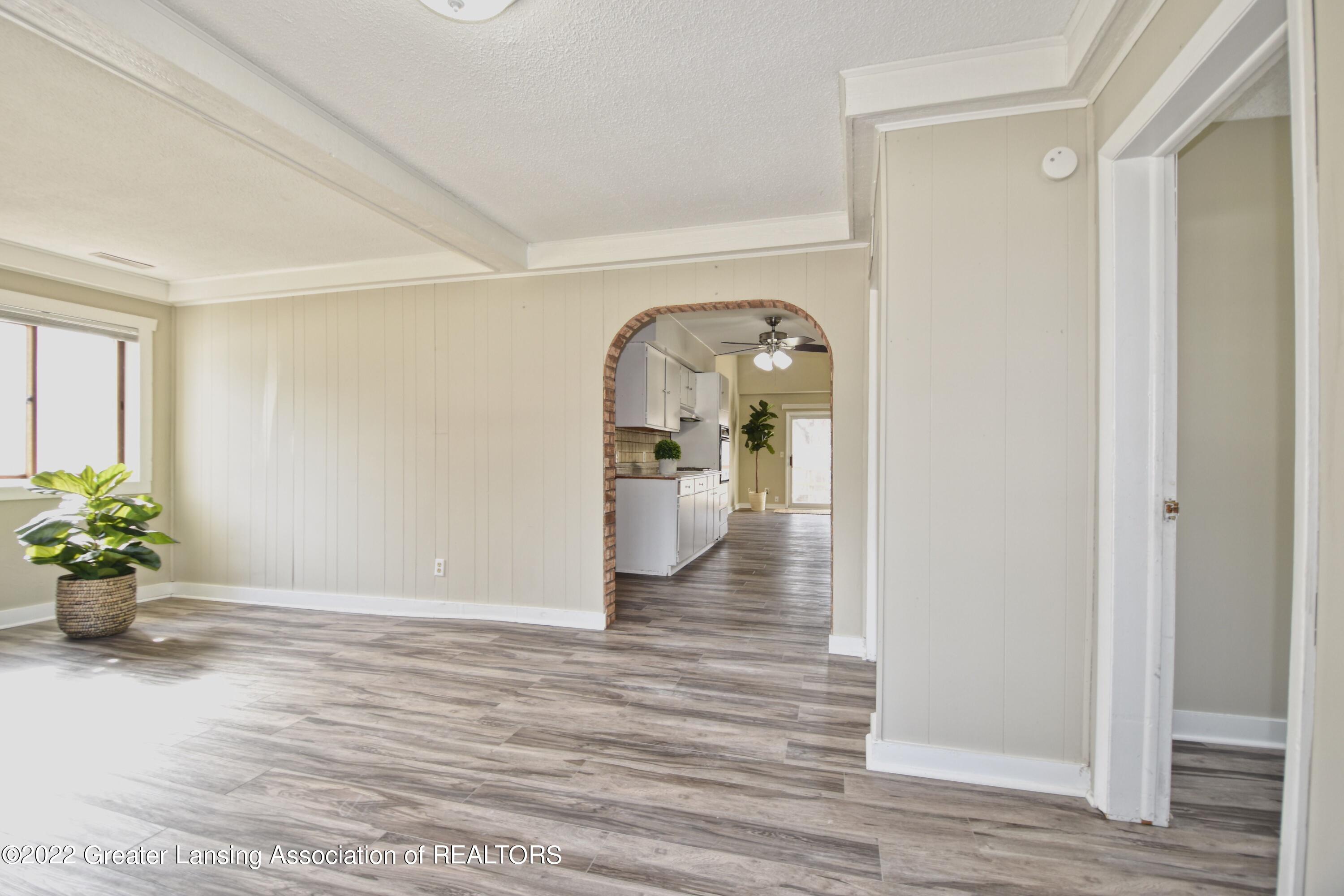 6228 Grovenburg Road Lansing, MI 48911 - Photo 5 of 35 2