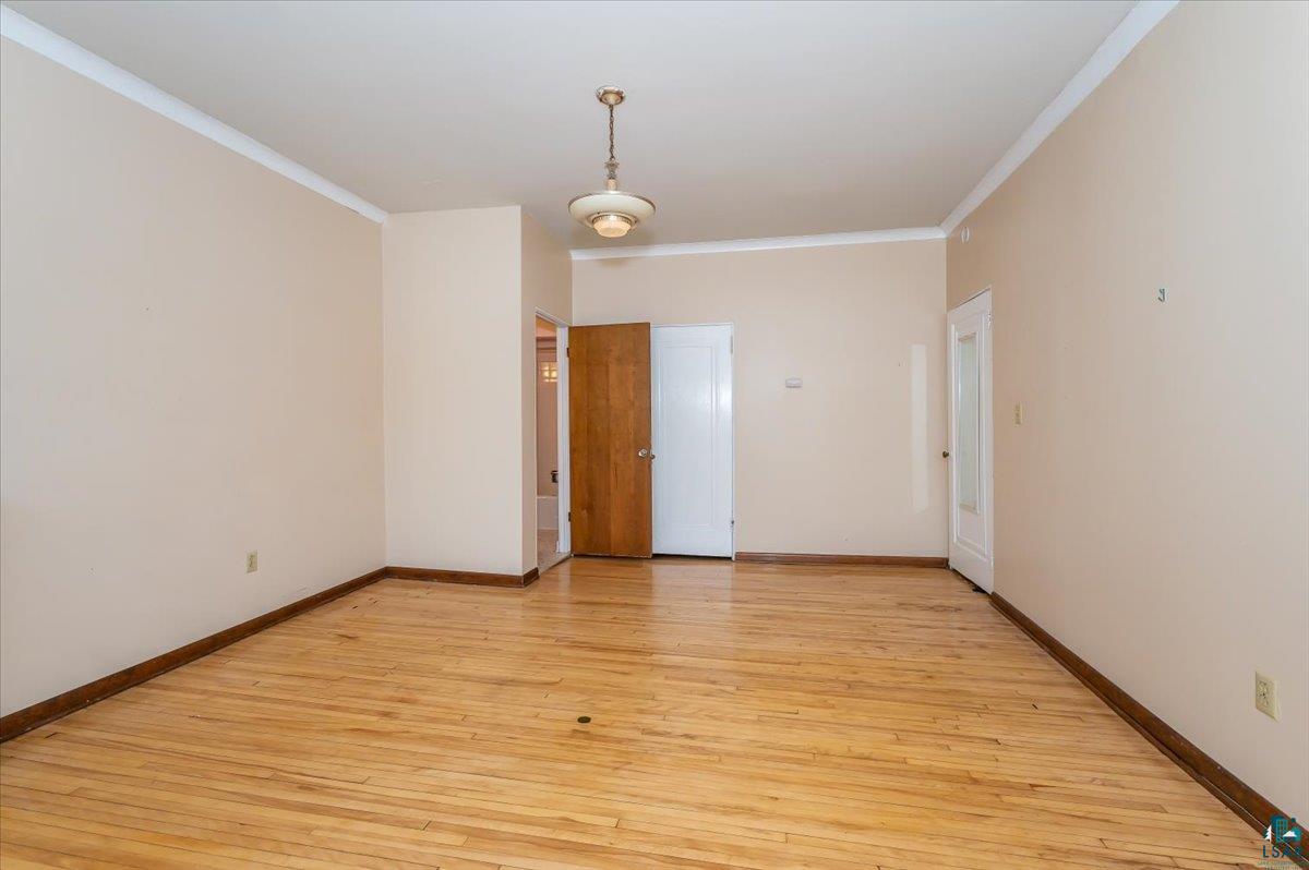 2510 East Superior Street Duluth, MN 55812 - Photo 6 of 34 1st Floor Bedroom