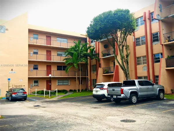 $315,000 | 13715 Kendale Lakes Circle, Unit A107, Miami, FL 33183