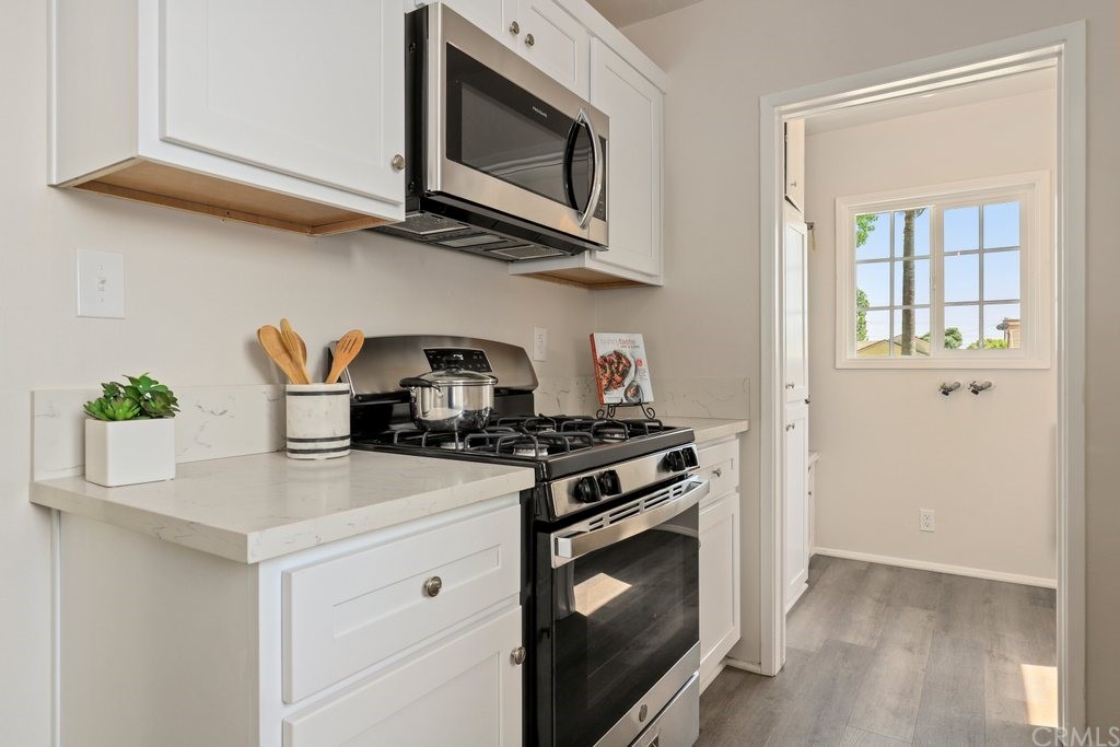 722 West E Street Ontario, CA 91762 - Photo 12 of 31