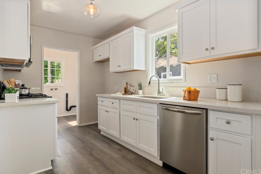 722 West E Street Ontario, CA 91762 - Photo 13 of 31