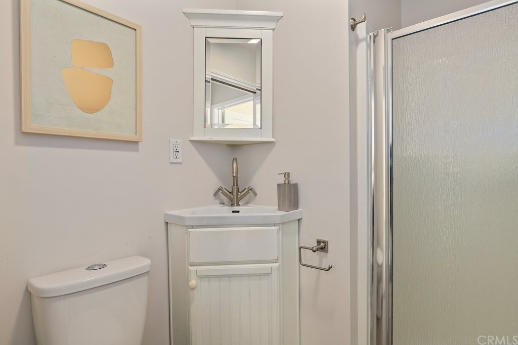 722 West E Street Ontario, CA 91762 - Photo 16 of 31