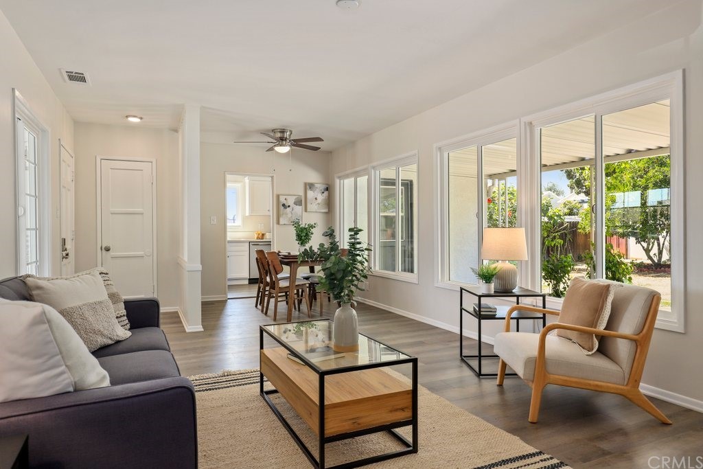 722 West E Street Ontario, CA 91762 - Photo 5 of 31